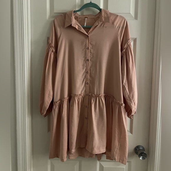 Free People Dresses & Skirts - Free People Peach/pink Button Down Babydoll Mini Dress. Oversized. Size S. EUC!